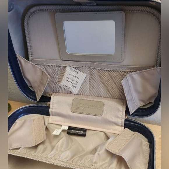 Elegant Navy Travel Bag - Picture 6 of 6